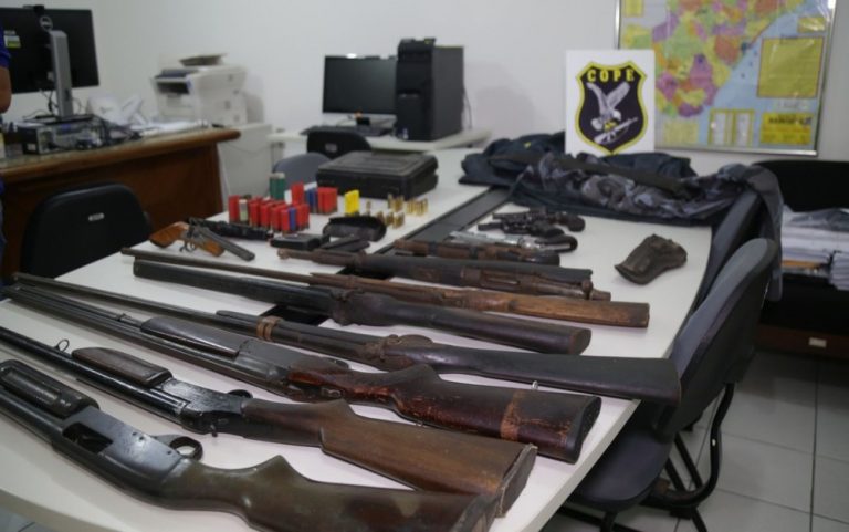 Suspeito alugava pistolas, revólveres, espingardas e fuzil para crimes, diz polícia