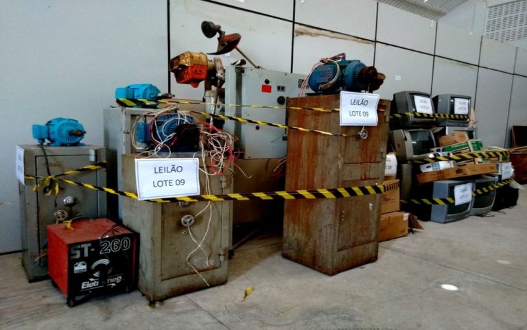 Leilão de veículos, utensílios e máquinas é realizado pela Prefeitura de Aracaju