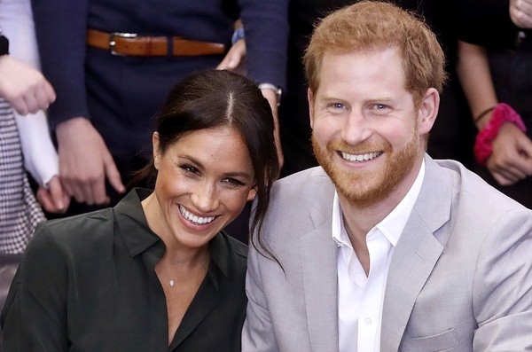 Príncipe Harry e Meghan Markle anunciam que esperam 1º filho