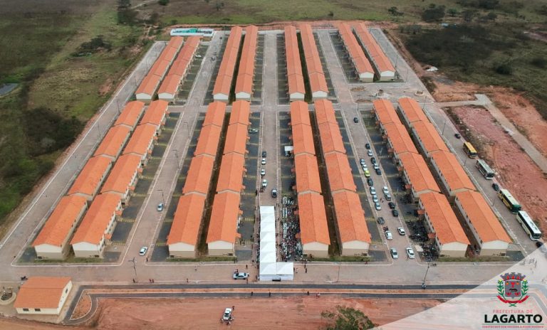 Confira como foi a entrega das casas em Lagarto