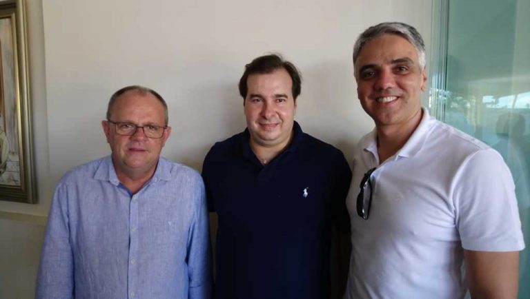 Rodrigo Maia cumpre agenda em Sergipe, a convite de Fábio Reis.