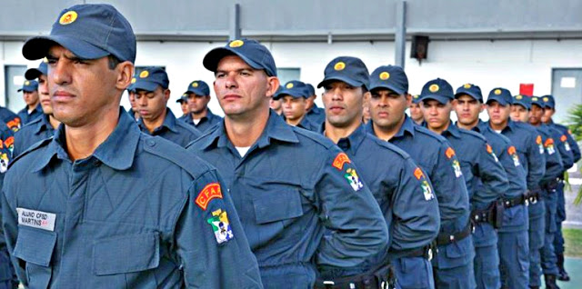 PM Se promove publicação de Revista informativa sobre segurança pública.