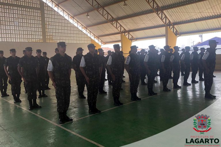 Solenidade de licenciamento dos atiradores do Tiro de Guerra 06-015