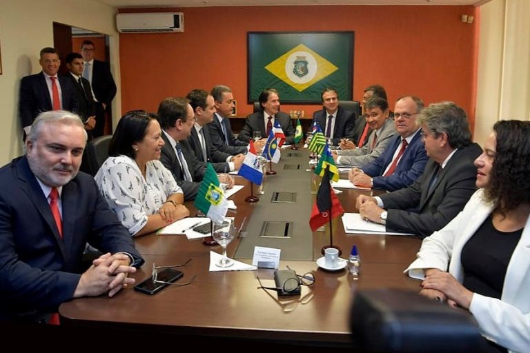 Governadores do Nordeste definem pautas conjuntas para o desenvolvimento da região .