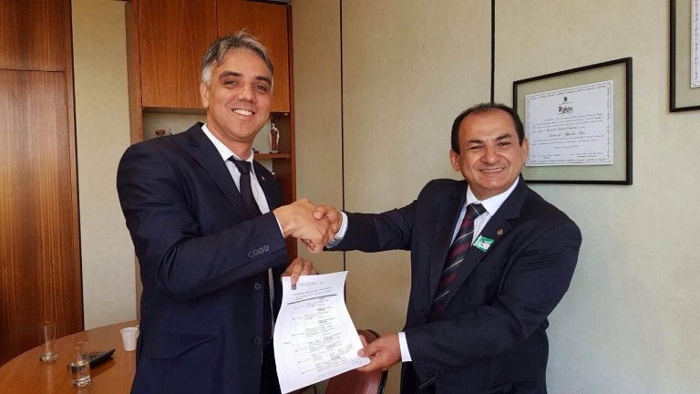 Valmir Monteiro  X Fábio Reis : a desavença continua.