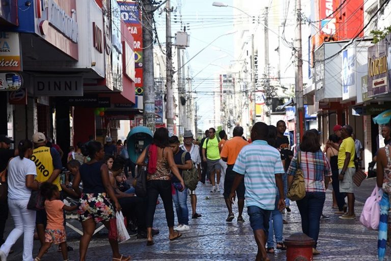 Confira o que abre e o que fecha no feriado da Proclamação da República em Sergipe.