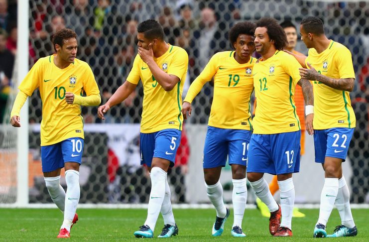 LILLE, FRANCE - NOVEMBER 10:  Marcelo of Brazil celebrates with team mates after scoring his sides second goal during the international friendly match between Brazil and Japan at Stade Pierre-Mauroy on November 10, 2017 in Lille, France.  (Photo by Clive Rose/Getty Images)