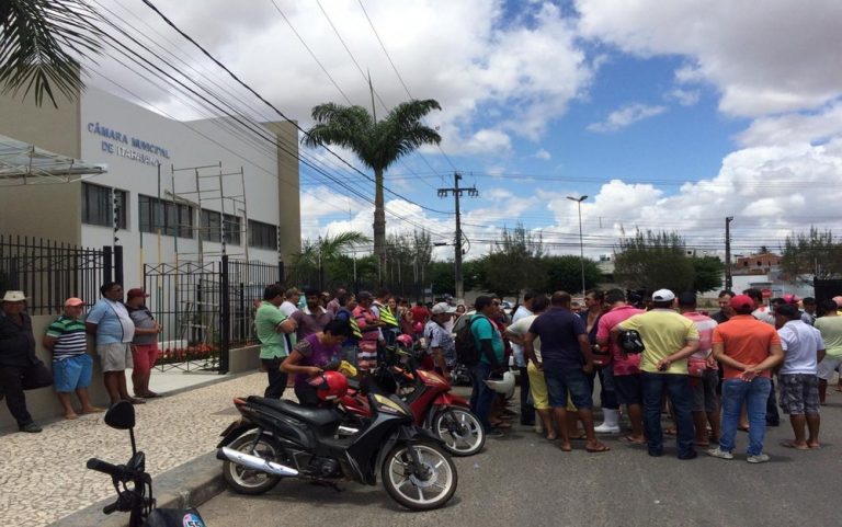 Manifestantes protestam contra Bolsonaro durante Grito dos Excluídos em Aracaju