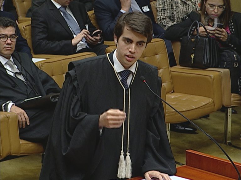 Aos 18 anos, advogado de Brasília é mais jovem do país a defender caso na tribuna do STF.
