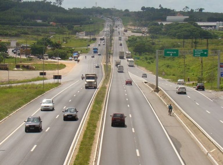 653 veículos foram flagrados acima da velocidade nos sete primeiros dias de novembro nas rodovias federais de SE.