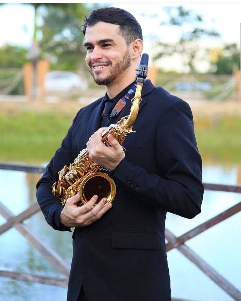 Saxofonista Lagartense, Alisson Oliveira é presença confirmada no Natal da Praça na Igreja Matriz