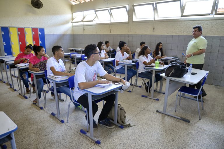 Prorrogadas inscrições para seleção temporária de professores que desejam atuar no Ensino Integral
