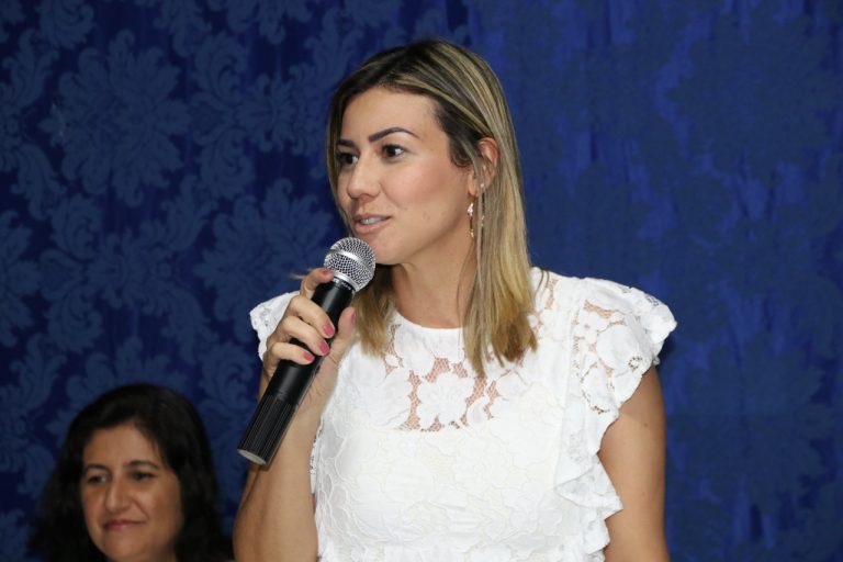 Conclusão do Ensino Fundamental da Escola Frei Cristóvão é marcada por lindas homenagens