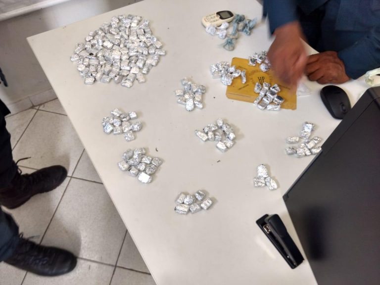 Polícia de Salgado prende traficante de drogas em flagrante