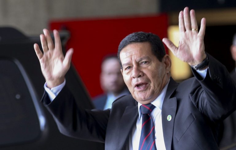 Mourão diz que objetivo do decreto sobre posse de armas não é reduzir violência