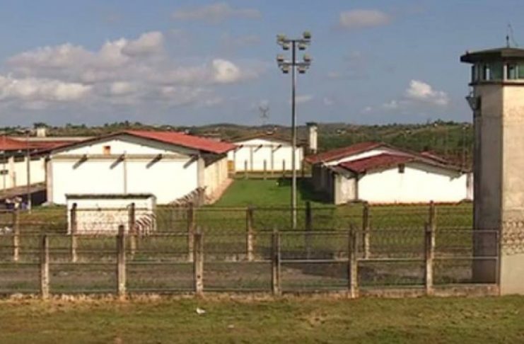 briga-entre-presos-deixa-um-morto-em-presidio-de-sao-cristovao