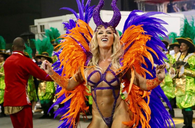 juju-salimeni-durante-desfile