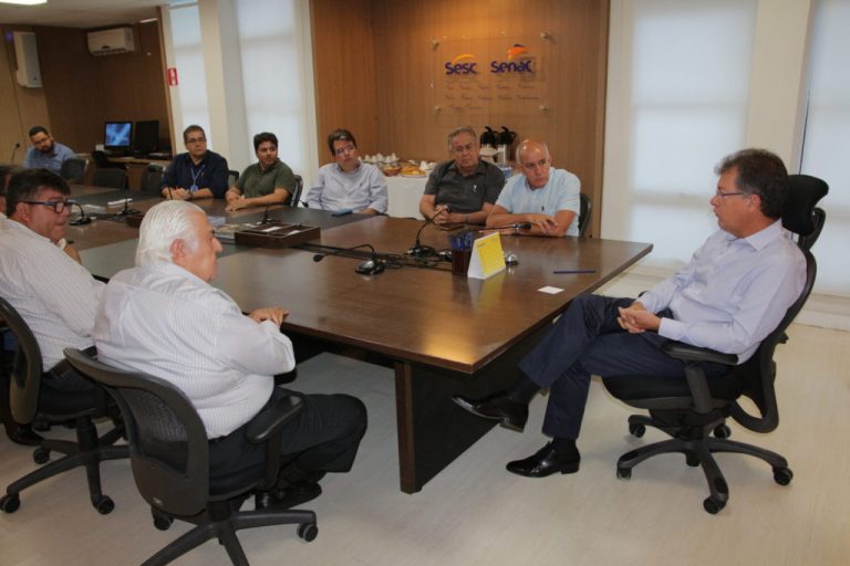 Laércio discute com empresários problemas da construção civil
