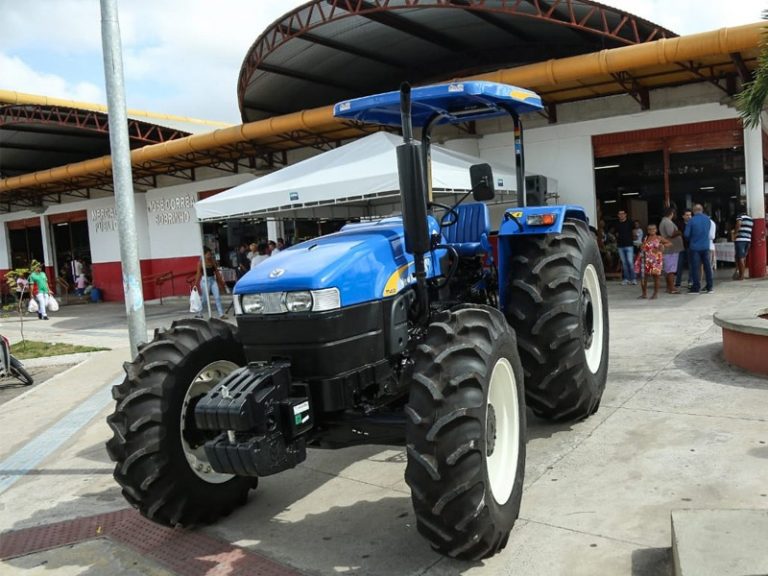 Lagarto é contemplado com mais um trator agrícola