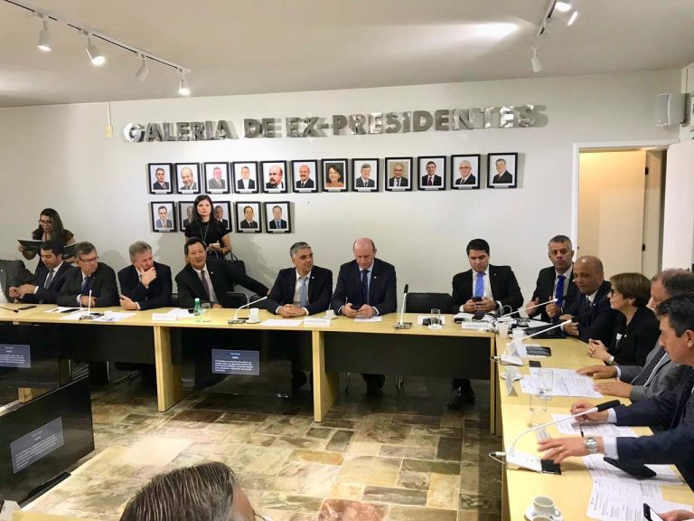 Fábio Reis busca solução para FAFEN durante reunião da Frente Agropecuária