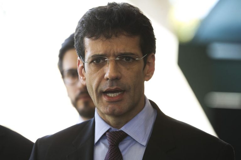 Exoneração do ministro do Turismo é publicada no Diário Oficial