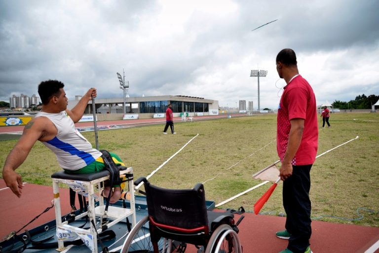 Aluno da Escola Estadual Rodrigues Dórea integra Seleção Brasileira de Halterofilismo e embarca para Mundial em Dubai
