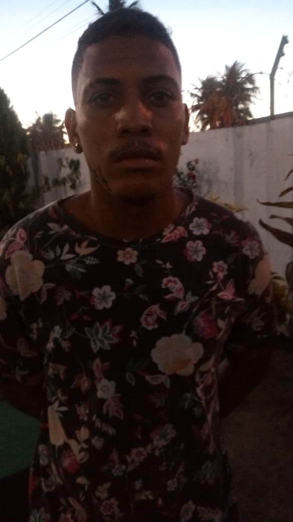 Suspeito de tráfico de drogas é preso pela PM em Lagarto.