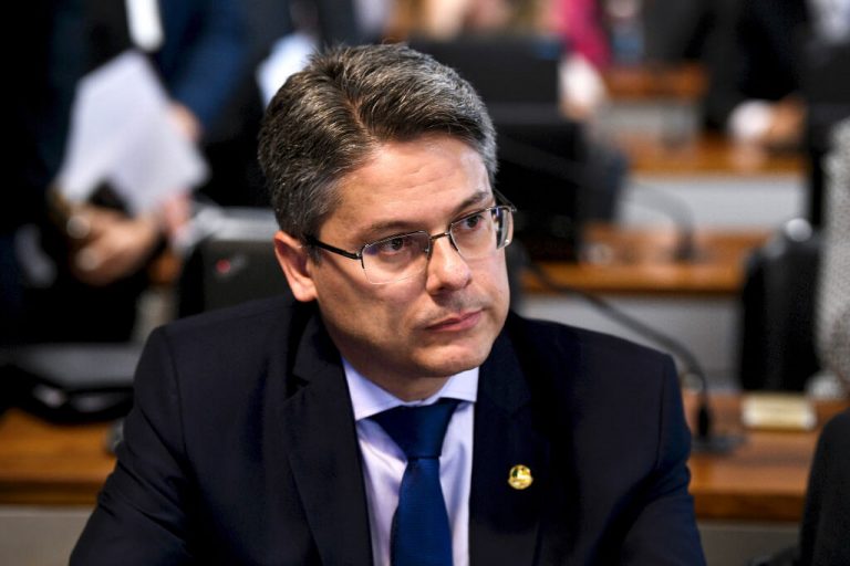 Senador Alessandro não descarta candidatura ao Governo de Sergipe em 2022