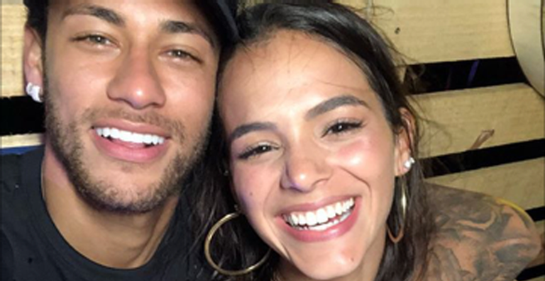 Bruna Marquezine e Neymar dão sinais que estão reatando o relacionamento