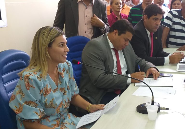 Hilda Ribeiro toma posse e assume Prefeitura de Lagarto