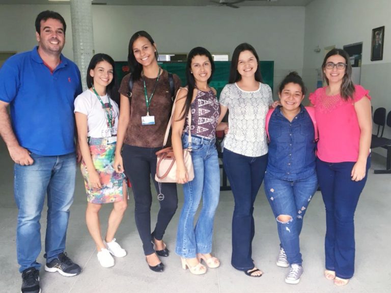 Prefeitura de Lagarto realiza palestra para trabalhadores em fábrica de cerâmica