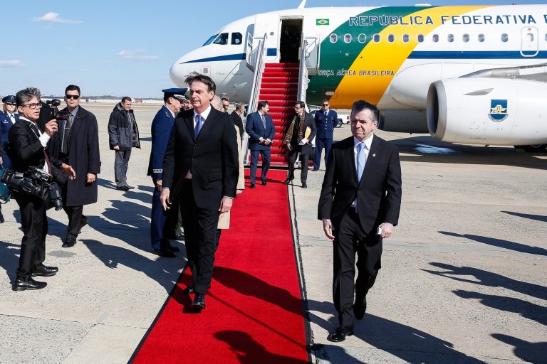No aniversário, Bolsonaro viaja ao Chile para discutir criação do Prosul com líderes sul-americanos