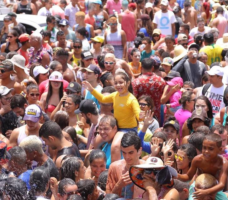 Vídeo: veja como foi o Carnaval do Povo em Simão Dias
