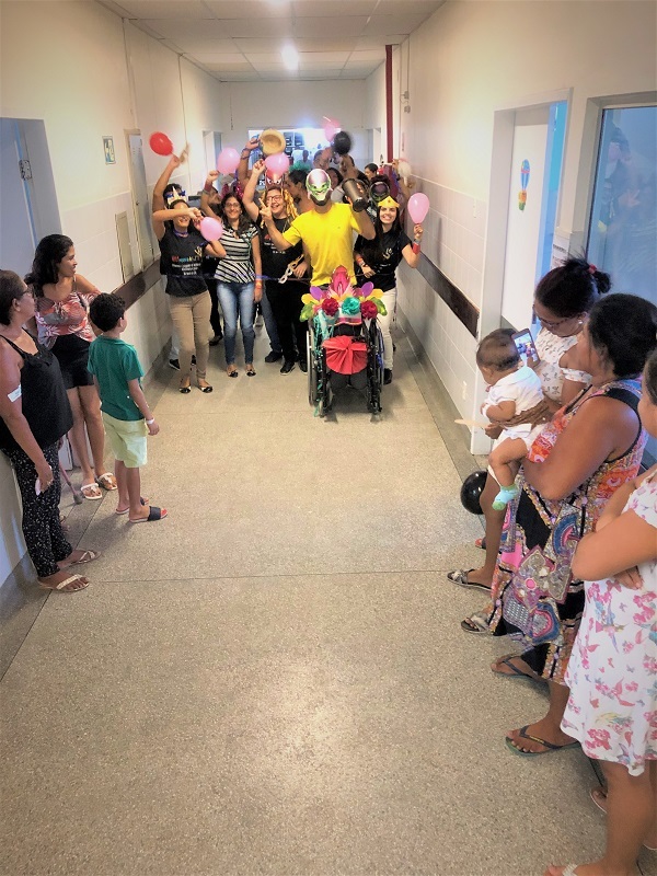 Hospital Universitário proporciona  ação lúdica de carnaval para pacientes,  acompanhantes e colaboradores