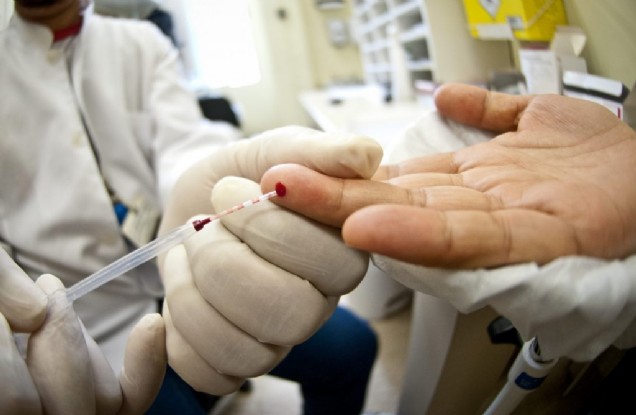 Cientistas afirmam existência de uma terceira pessoa curada do HIV