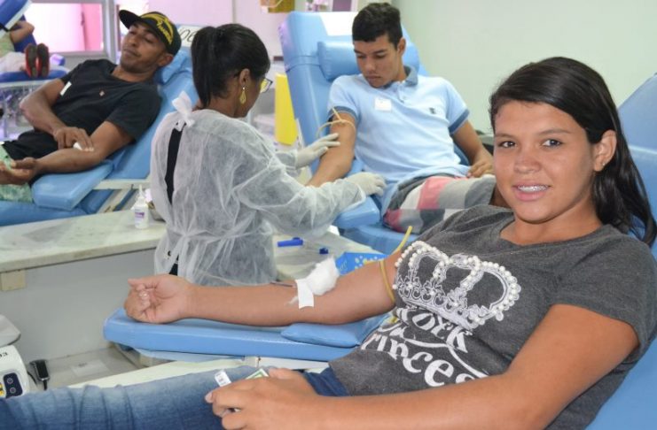 Estudante de Salgado colabora com doação de sangue
