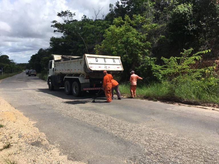 Rodovia que liga Riachão a Tobias Barreto recebe operação tapa-buracos