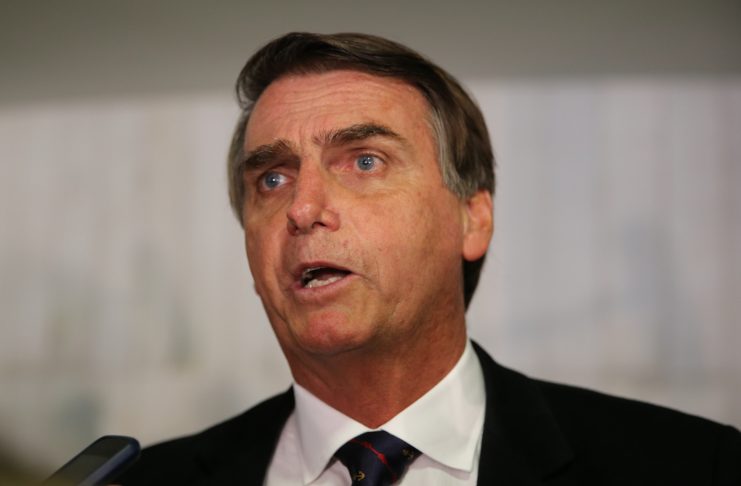 Brasília  - Entrevista com o deputado Bolsonaro, durante a votação do Impeachment da presidente Dilma Rousseff (Valter Campanato/Agência Brasil)