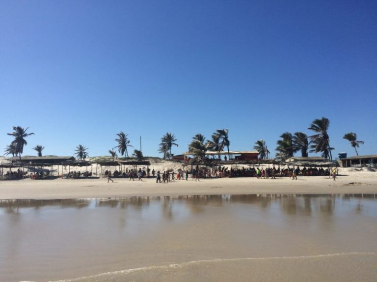 Audiência busca permanência de casas construídas na praia da Caueira