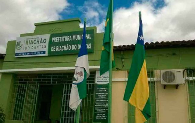 Prefeitura de Riachão decreta ponto facultativo na segunda-feira
