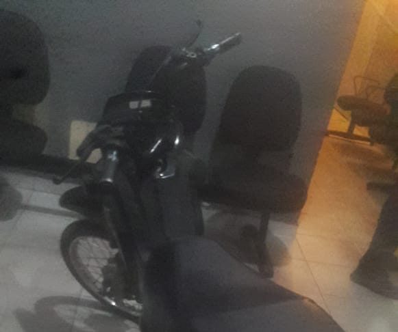 Motocicleta recuperada pelo 7°BPM (Foto: divulgação)