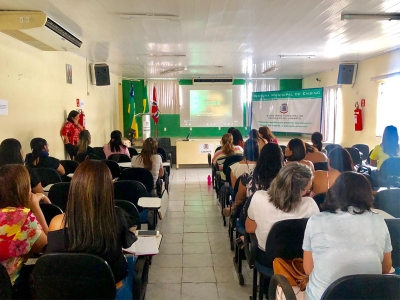 Equipes diretivas das creches de Lagarto participam de formação Hora de Estudo