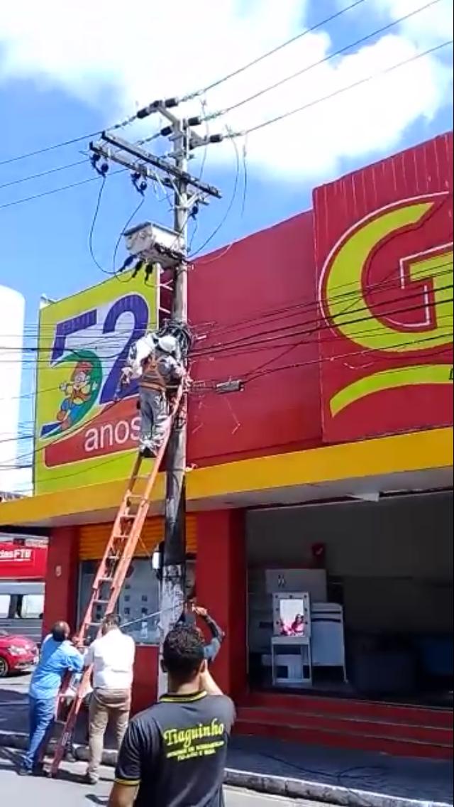 Homem é eletrocutado em poste no Centro de Aracaju