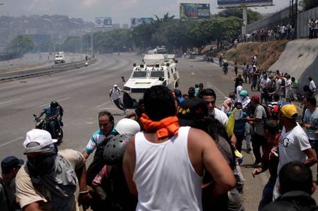 Mais de 70% dos brasileiros não apoiariam intervenção na Venezuela