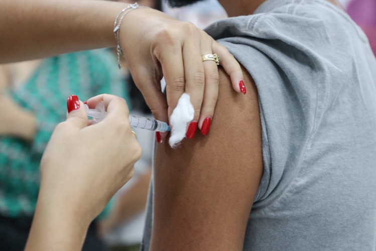 Sergipe abre vacinação contra gripe para toda a população