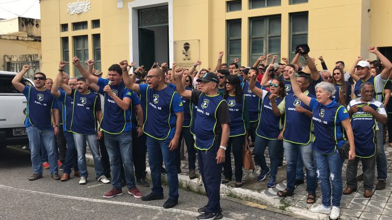 Policiais civis realizam café da manhã de alerta ao Governo de Sergipe