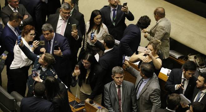 Deputados fazem transmissões pelas redes sociais durante votação
Dida Sampaio/Estadão Conteúdo - 22.5.2019