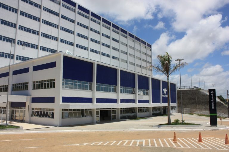 Receita Federal está com inscrições abertas para seleção de profissionais de nível superior na Bahia e Sergipe