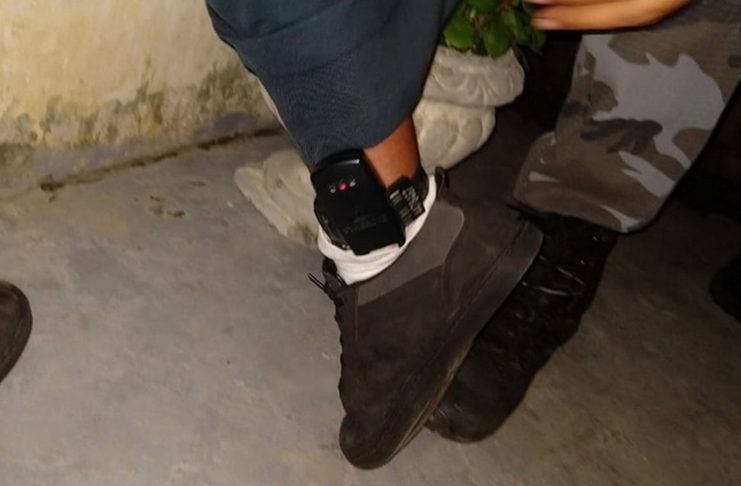 tornozeleira-eletronica-estava-na-perna-do-suspeito