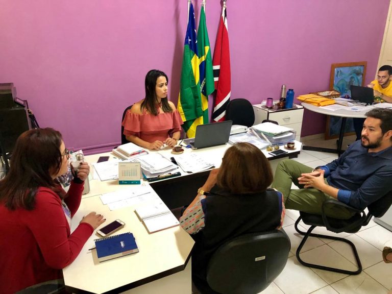 Secretário de Educação de Lagarto define com diretora de Educação Básica metas para melhorar IDEB do município